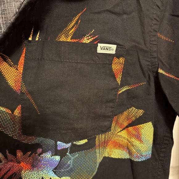 Vans Black Casual Button Down Shirt with Vibrant Floral Design Youth Size Large - Picture 3 of 4